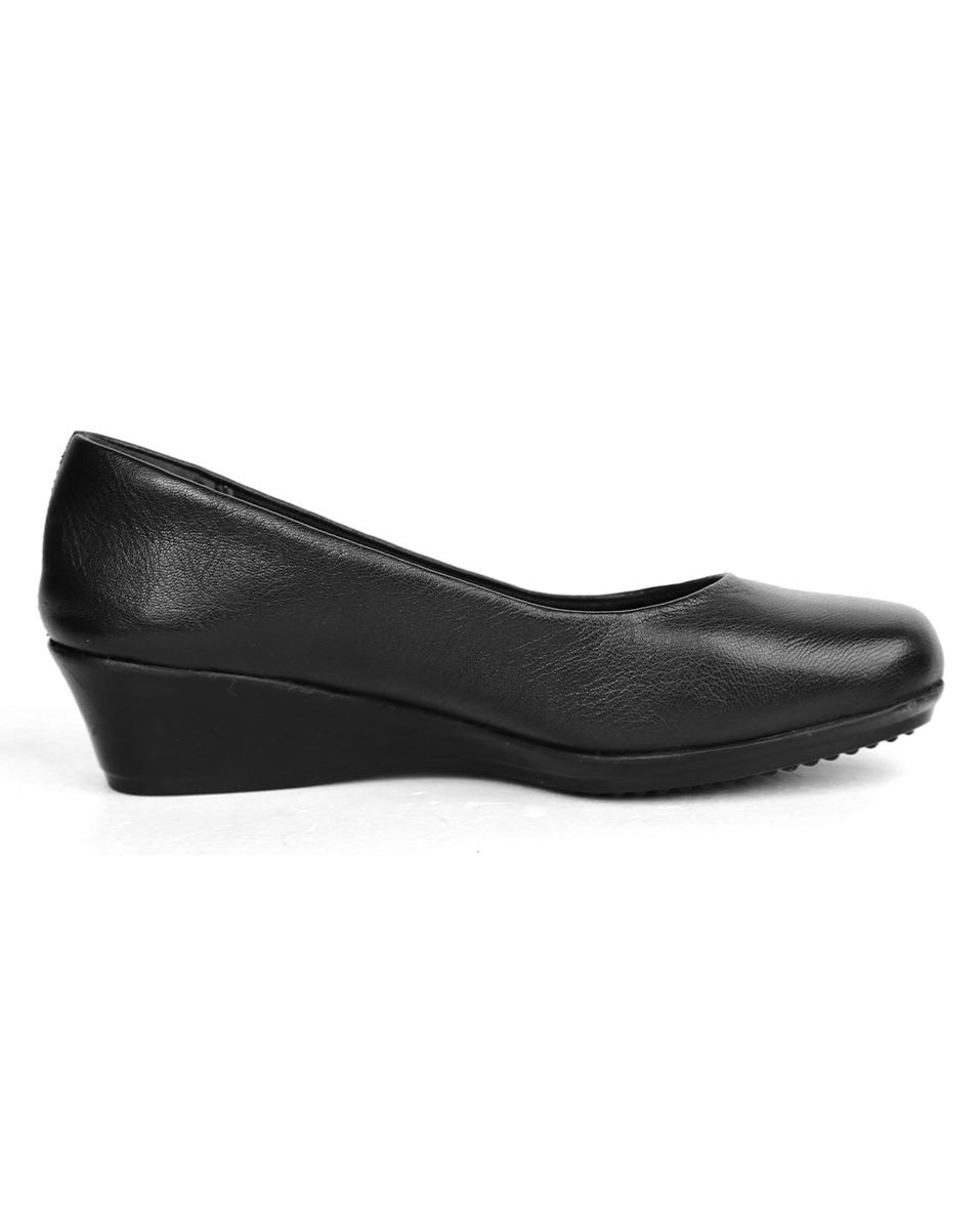 Eten Woman Rexine Black Slip-On  Casual Shoes