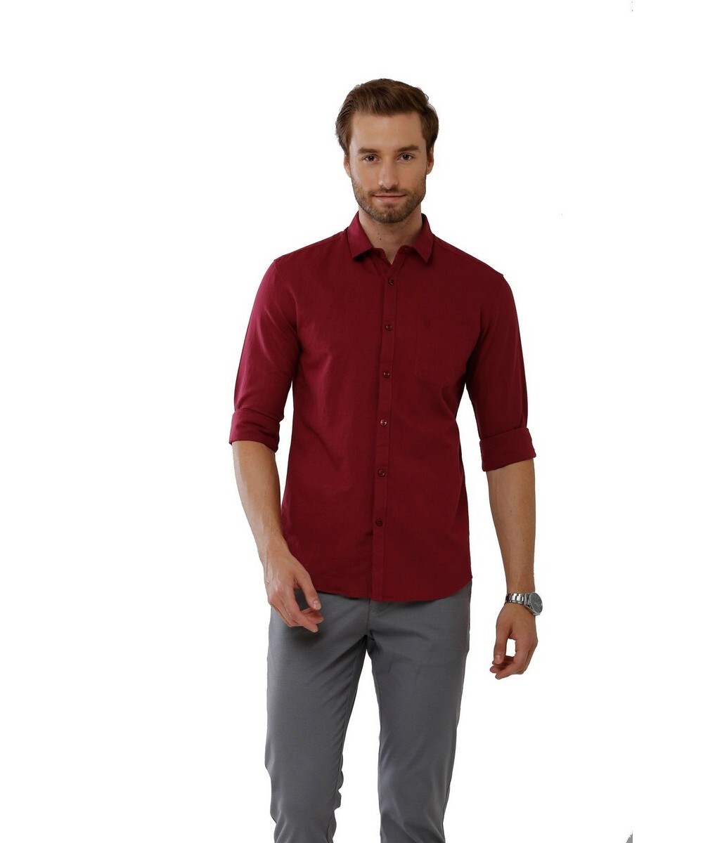 Classic Polo Mens  Milano Fit Maroon Solid Shirt