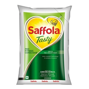 Saffola Tasty Vegetable Oil Pouch 1Litre