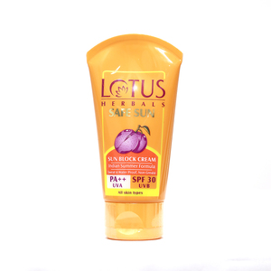 Lotus Herbals  SunBlock SafeSun Cream SPF30 50g