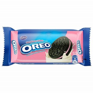 Oreo Strawberry Cream Biscuits 50g